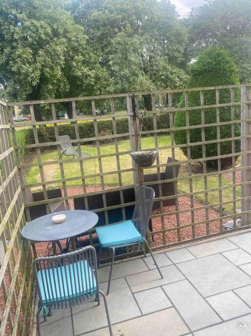 Lovely 2 Bedroom With Private Garden EDI Kültér fotó