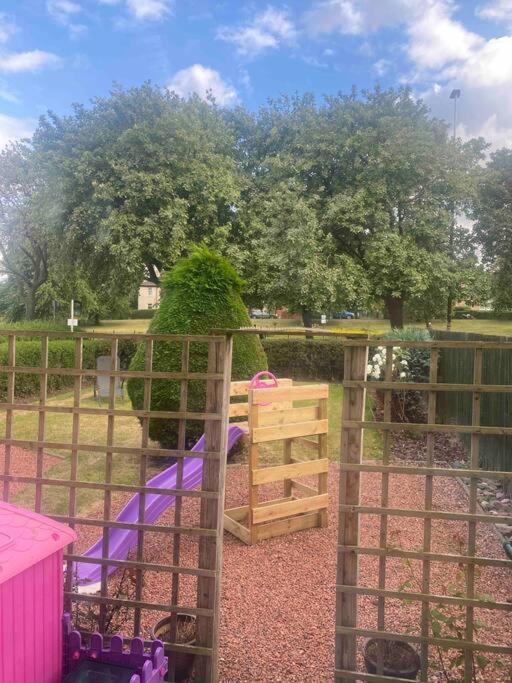 Lovely 2 Bedroom With Private Garden EDI Kültér fotó